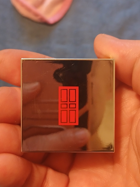 Elizabeth Arden Other - Elizabeth Arden Concealer Compact With Mirror Shade- Fair